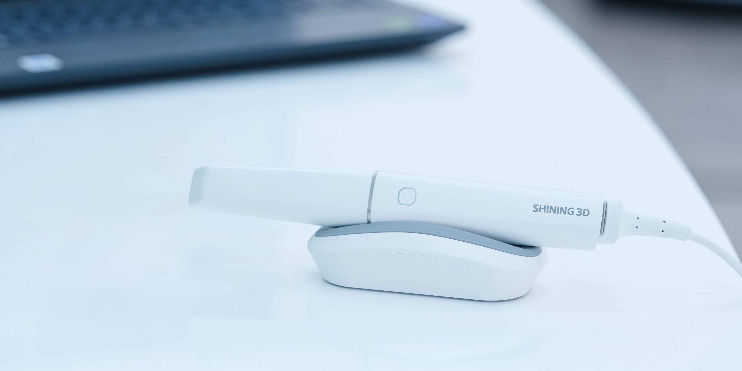 Aoralscan ELF : le nouveau scanner intra-oral ultraléger signé Shining3D
